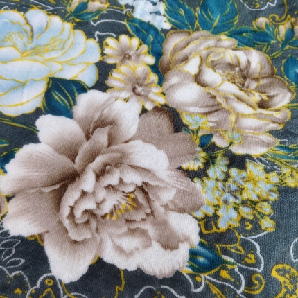 91家纺网 家纺一手货源 找家纺 沐星纪（美得佳）布业 2025新款加厚牛奶绒印花四件套 叶舞绒华-灰