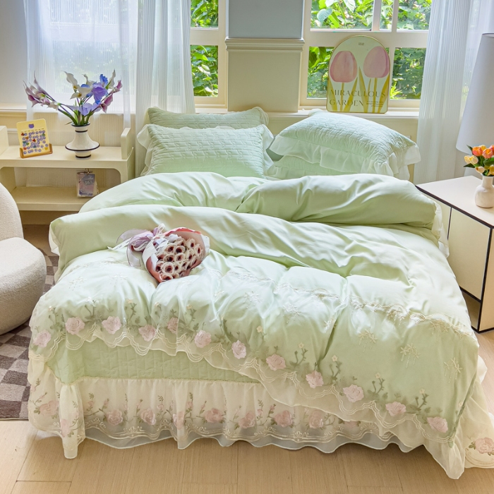 91家纺网 家纺一手货源 找家纺 专柜品质苏米娜家纺2025春夏韩版法式公主风水洗棉床盖款多功能二合一被套 夏被床盖四件套 花恋-奶油绿 