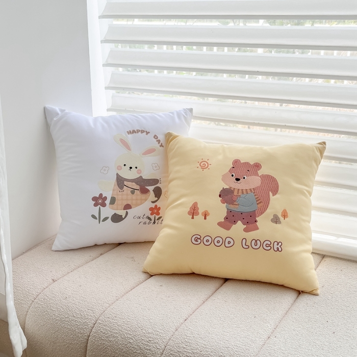 91家纺网 家纺一手货源 找家纺 （总）2025新款高科技植绒发泡烫绣卡通抱枕多巴胺可爱烫绣卧室靠枕抱枕含芯