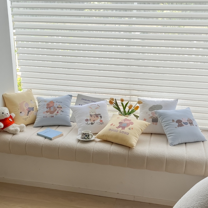 91家纺网 家纺一手货源 找家纺 （总）2025新款高科技植绒发泡烫绣卡通抱枕多巴胺可爱烫绣卧室靠枕抱枕含芯