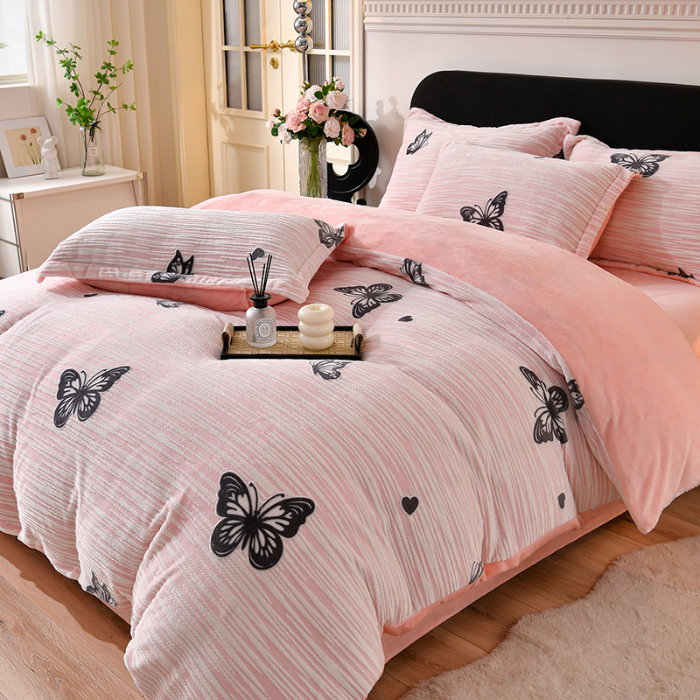 91家纺网 家纺一手货源 找家纺 梦之星 2025新款8斤重牛奶绒6D雕花绒四件套法莱水晶金貂 蝴蝶-粉