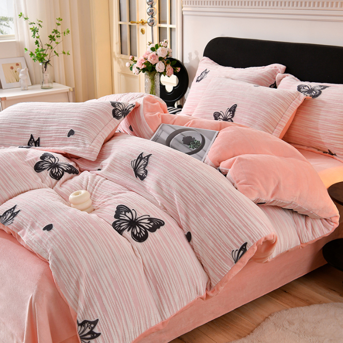 91家纺网 家纺一手货源 找家纺 梦之星 2025新款8斤重牛奶绒6D雕花绒四件套法莱水晶金貂 蝴蝶-粉