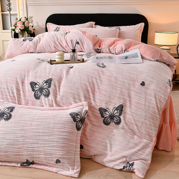 91家纺网 家纺一手货源 找家纺 梦之星 2025新款8斤重牛奶绒6D雕花绒四件套法莱水晶金貂 蝴蝶-粉