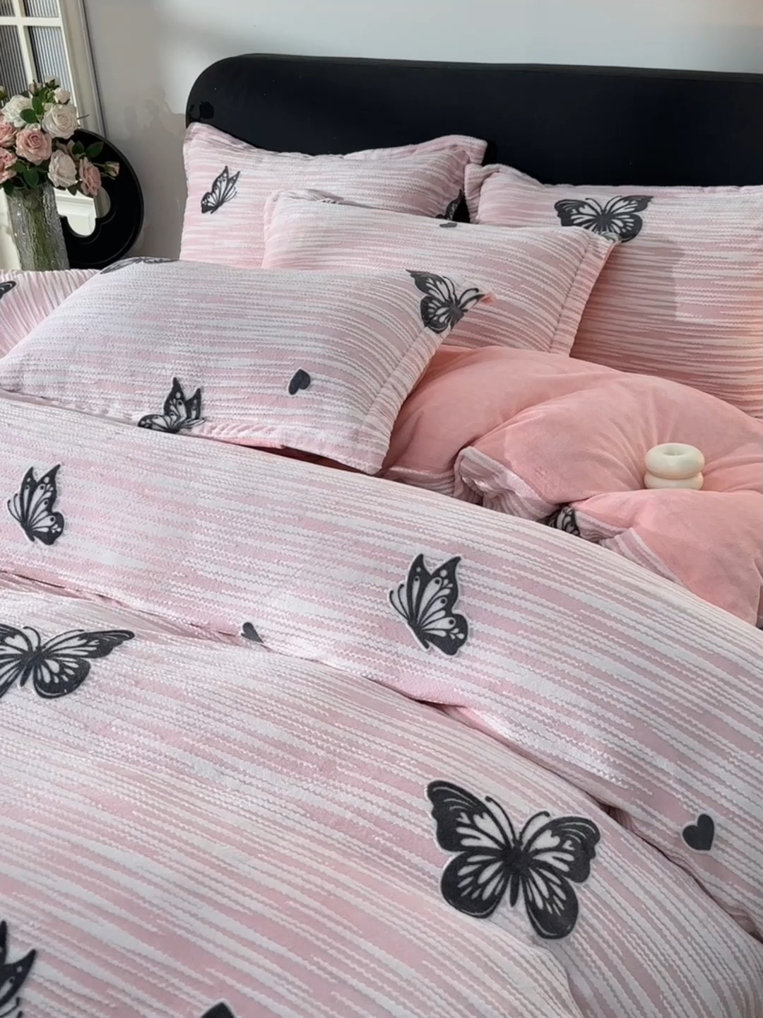 91家纺网 家纺一手货源 找家纺 梦之星 2025新款8斤重牛奶绒6D雕花绒四件套法莱水晶金貂 蝴蝶-粉