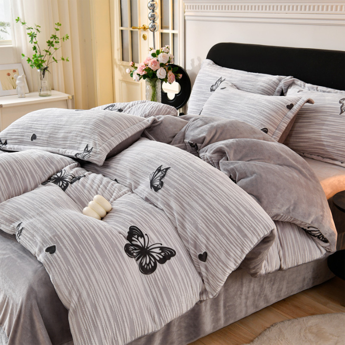 91家纺网 家纺一手货源 找家纺 梦之星 2025新款8斤重牛奶绒6D雕花绒四件套法莱水晶金貂 蝴蝶-灰