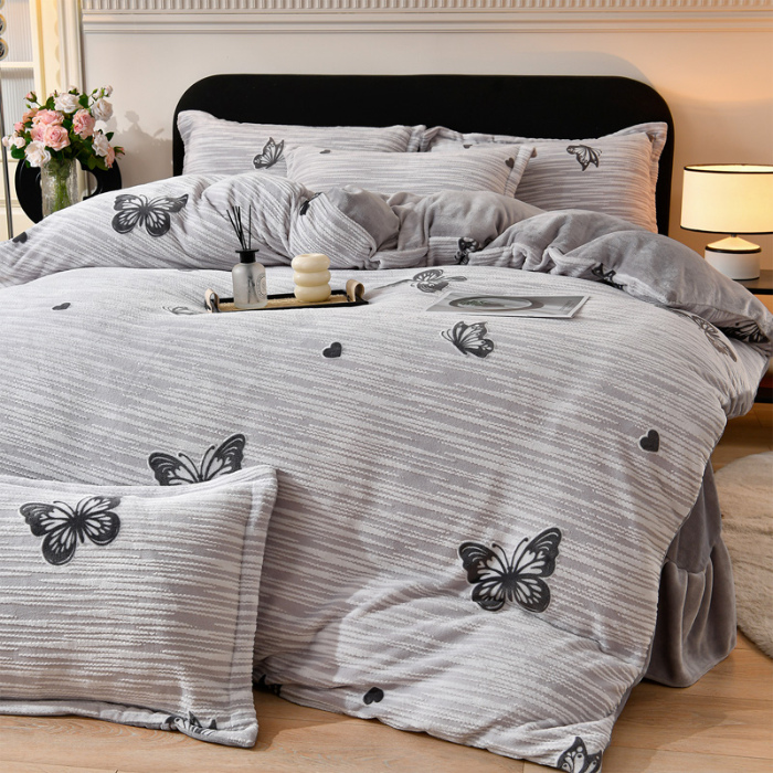 91家纺网 家纺一手货源 找家纺 梦之星 2025新款8斤重牛奶绒6D雕花绒四件套法莱水晶金貂 蝴蝶-灰