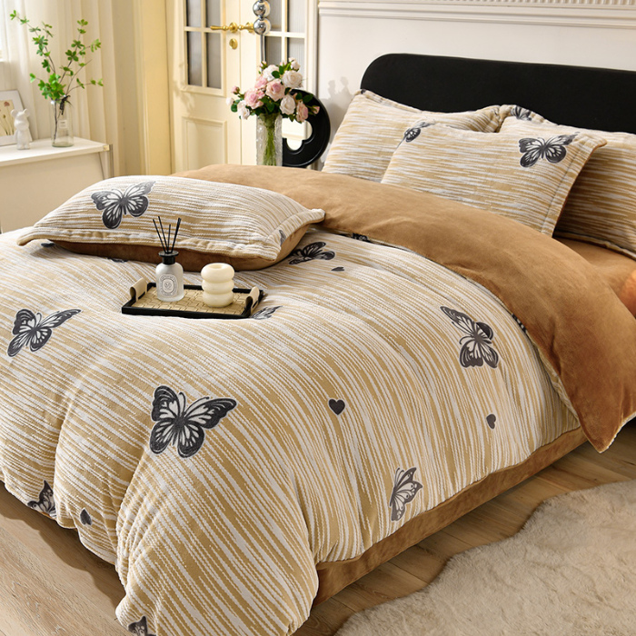 91家纺网 家纺一手货源 找家纺 梦之星 2025新款8斤重牛奶绒6D雕花绒四件套法莱水晶金貂 蝴蝶-棕