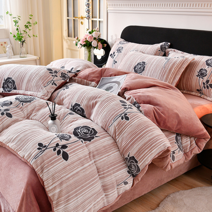 91家纺网 家纺一手货源 找家纺 梦之星 2025新款8斤重牛奶绒6D雕花绒四件套法莱水晶金貂 玫瑰-粉