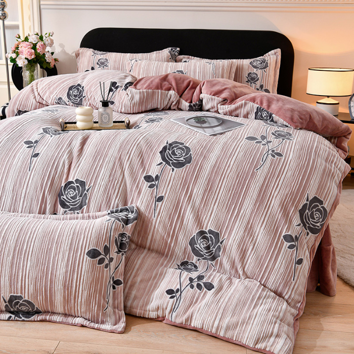 91家纺网 家纺一手货源 找家纺 梦之星 2025新款8斤重牛奶绒6D雕花绒四件套法莱水晶金貂 玫瑰-粉