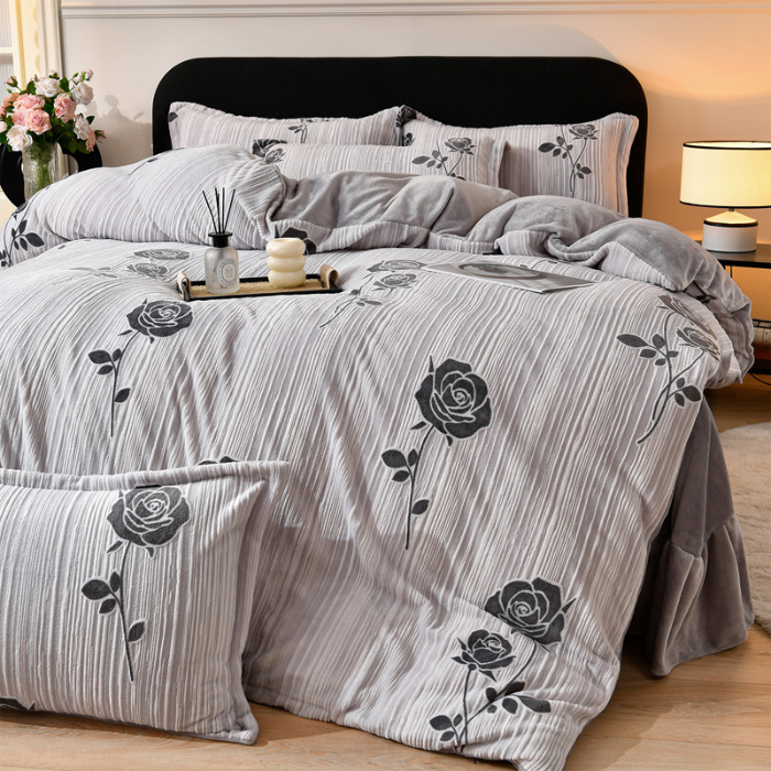 91家纺网 家纺一手货源 找家纺 梦之星 2025新款8斤重牛奶绒6D雕花绒四件套法莱水晶金貂 玫瑰-灰