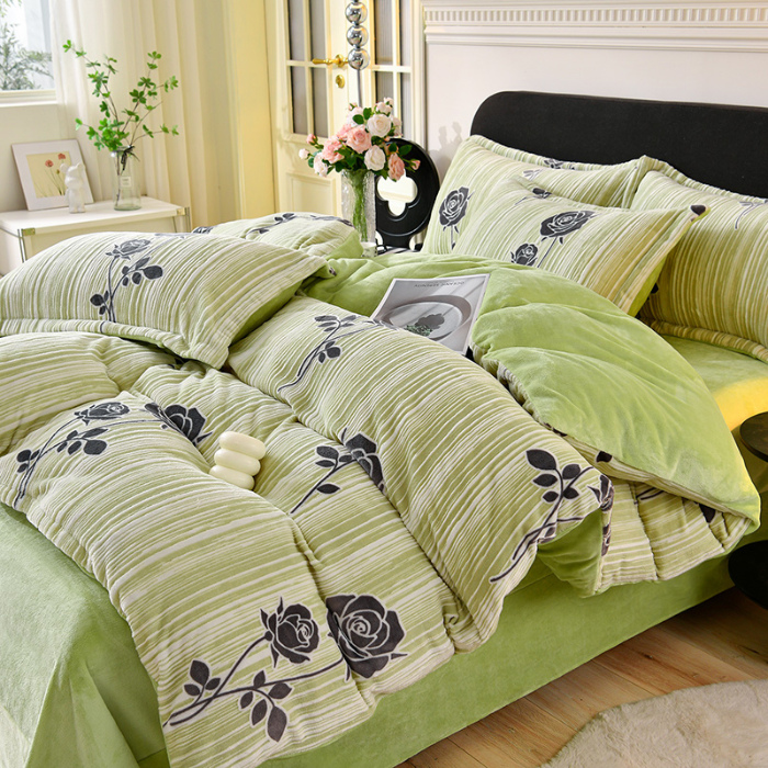 91家纺网 家纺一手货源 找家纺 梦之星 2025新款8斤重牛奶绒6D雕花绒四件套法莱水晶金貂 玫瑰-绿