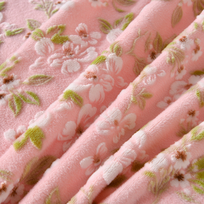 91家纺网 家纺一手货源 找家纺 梦之星 2025新款8斤重牛奶绒6D雕花绒四件套法莱水晶金貂 桃花朵朵-粉