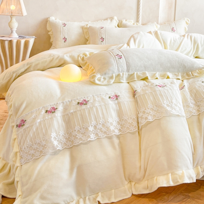 91家纺网 家纺一手货源 找家纺 （总）舒咪欧 2025新款绣花全消光牛奶绒宝宝绒花边四件套-可奈