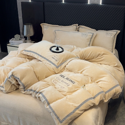 91家纺网 家纺一手货源 找家纺 （总）【苏东来】2025高端加厚保暖外贸轻奢款纯色牛奶绒刺绣花四件套床单被套单品简约绒兔毛绒法莱绒婴儿绒套件