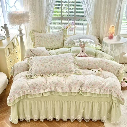 91家纺网 家纺一手货源 找家纺 （总）漫布云家纺2025新款活性印花ins风小碎花软糯水洗棉床盖款四件套全棉纯棉花边款被套