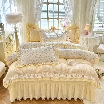 91家纺网 家纺一手货源 找家纺 （总）漫布云家纺2025新款活性印花ins风小碎花软糯水洗棉床盖款四件套全棉纯棉花边款被套