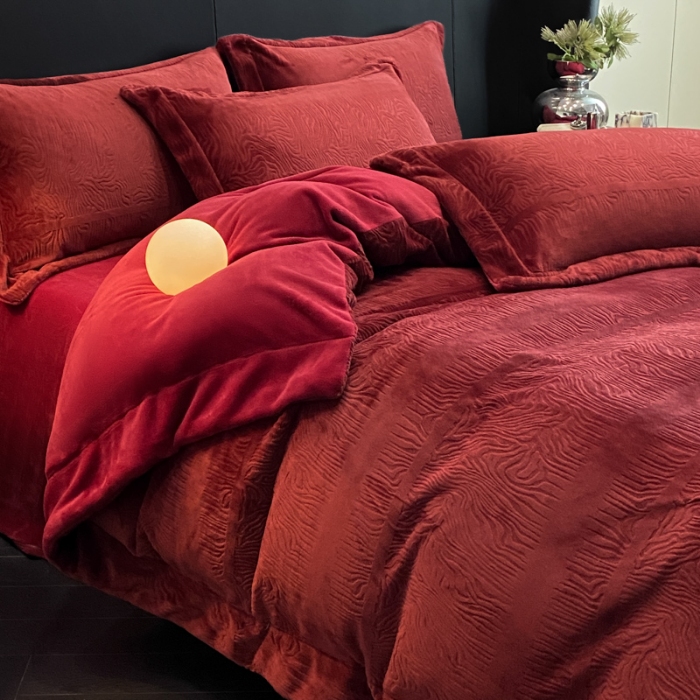 91家纺网 家纺一手货源 找家纺 （总）控价 2025年新款240克全消光A类烂花牛奶绒四件套-雨纱暮歌