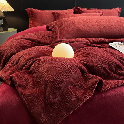 （总）控价 2025年新款240克全消光A类烂花牛奶绒四件套-雨纱暮歌