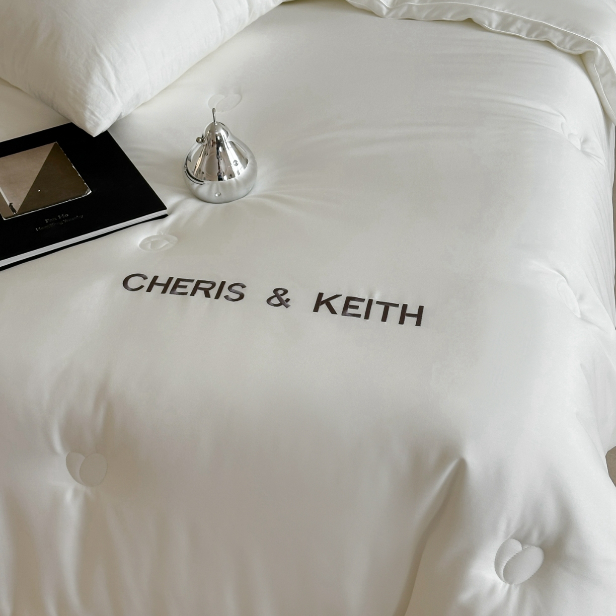 91家纺网 家纺一手货源 找家纺 【极简主义】傲蕾睡梦森林天丝棉混纺绣花款蚕丝羊绒冬被春秋被被芯高端被子