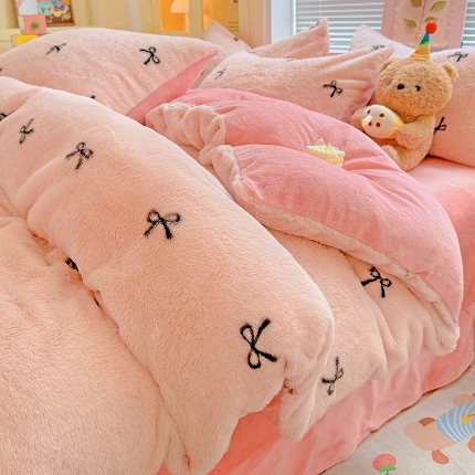 91家纺网 家纺一手货源 找家纺 （总）2025新款直播爆款保暖印花兔毛绒四件套牛奶绒床单款加厚套件