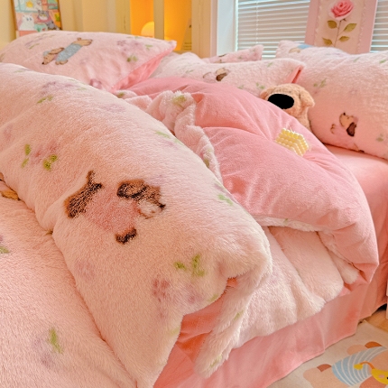 91家纺网 家纺一手货源 找家纺 （总）2025新款直播爆款保暖印花兔毛绒四件套牛奶绒床单款加厚套件