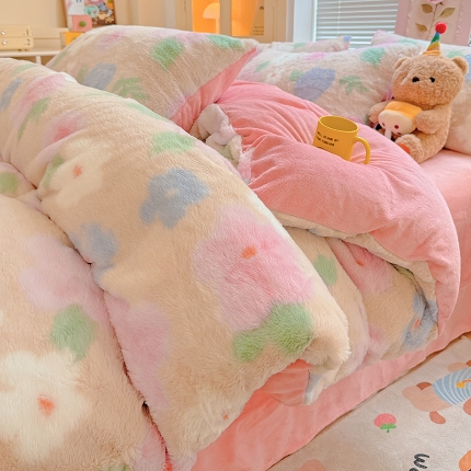 91家纺网 家纺一手货源 找家纺 （总）2025新款直播爆款保暖印花兔毛绒四件套牛奶绒床单款加厚套件