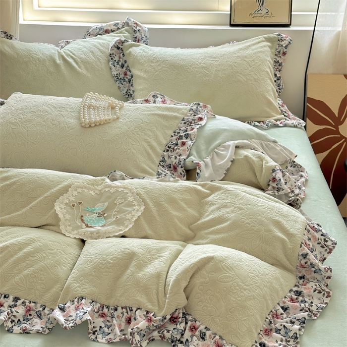 91家纺网 家纺一手货源 找家纺 （总）兰紫橙家纺 2025新款韩式花边款剪花提花牛奶绒四件套