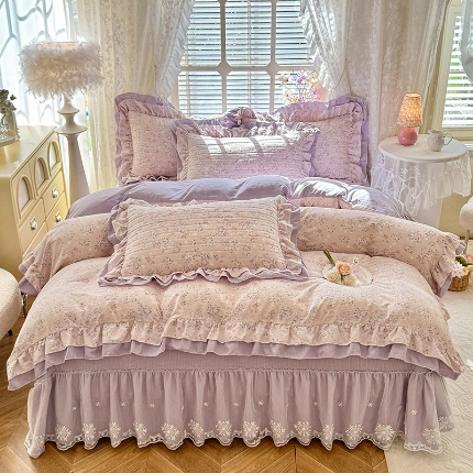 91家纺网 家纺一手货源 找家纺 （总）苏米娜家纺2025新款活性印花ins风小碎花软糯水洗棉床盖款四件套全棉纯棉花边款被套