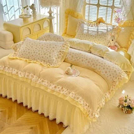 91家纺网 家纺一手货源 找家纺 （总）苏米娜家纺2025新款活性印花ins风小碎花软糯水洗棉床盖款四件套全棉纯棉花边款被套