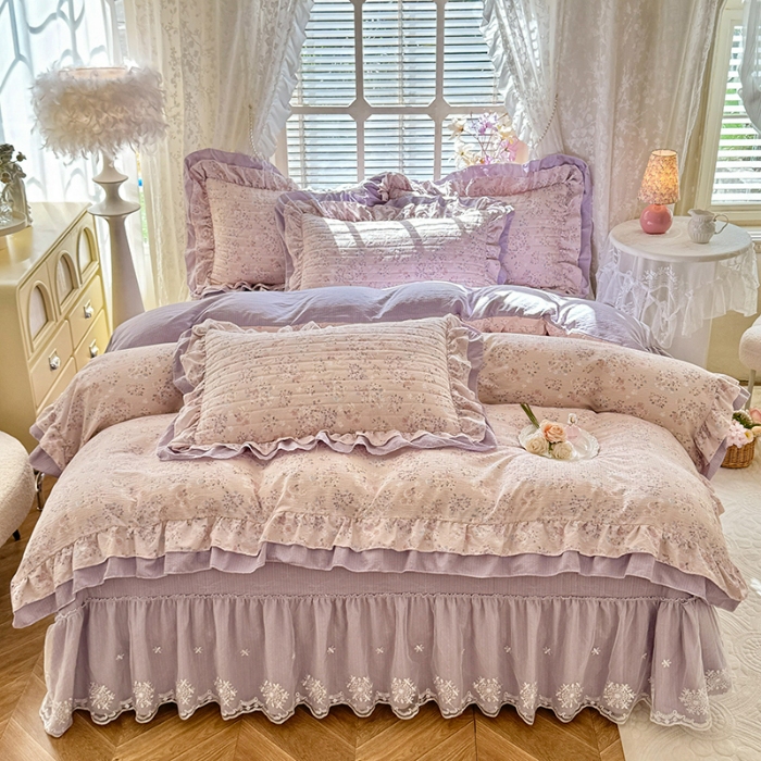 91家纺网 家纺一手货源 找家纺 苏米娜家纺2026春夏新款活性印花ins风小碎花软糯皱皱棉床盖款四件套全棉纯棉花边款被套 兰黛