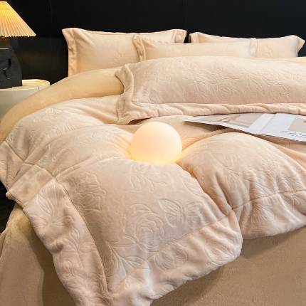 （总）控价 2025年新款240克全消光A类烂花牛奶绒四件套-蝴蝶戏花