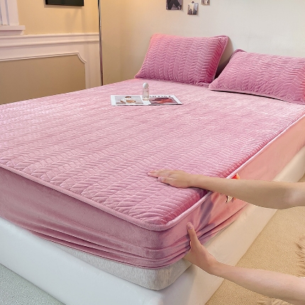 91家纺网 家纺一手货源 找家纺 （总）绒单床笠新款 A类舒适保暖婴儿绒宝宝绒牛奶绒绗缝夹棉床笠