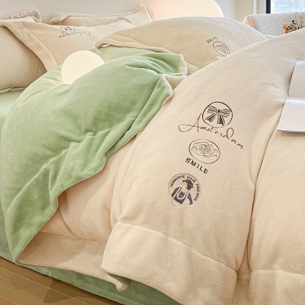 91家纺网 家纺一手货源 找家纺 （总）控价 专版花型  2025年新款9.2斤240克全消光A类大刺绣牛奶绒四件套-伊菲