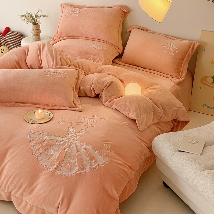 91家纺网 家纺一手货源 找家纺 （总）控价 2025年新款240克全消光A类卡通少女心大刺绣牛奶绒四件套-公主请开心