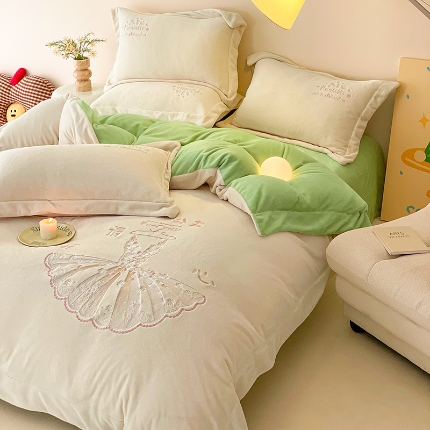 91家纺网 家纺一手货源 找家纺 （总）控价 2025年新款240克全消光A类卡通少女心大刺绣牛奶绒四件套-公主请开心