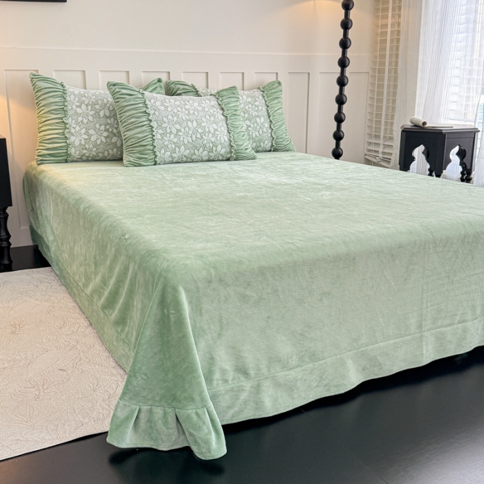 91家纺网 家纺一手货源 找家纺 2025苏东来家纺加厚保暖雕花绒工艺款四件套爆款牛奶绒绣花刺绣套件 华尔兹水绿（富婆专享）