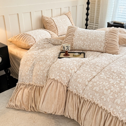 2025苏东来家纺加厚保暖雕花绒工艺款四件套爆款牛奶绒绣花刺绣套件 华尔兹卡其（富婆专享）