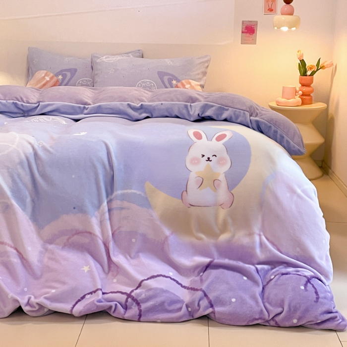 91家纺网 家纺一手货源 找家纺 （总）控价 2025年新款 专版花型 240克全消光A类儿童牛奶绒四件套-萌萌兔