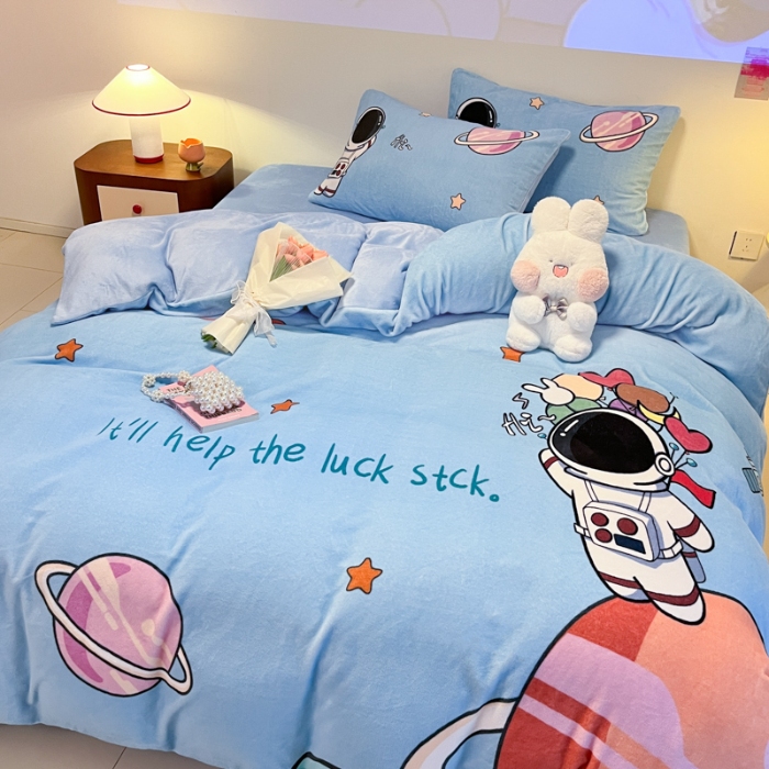 91家纺网 家纺一手货源 找家纺 （总）控价 2025年新款 专版花型 240克全消光A类儿童牛奶绒四件套-太空行