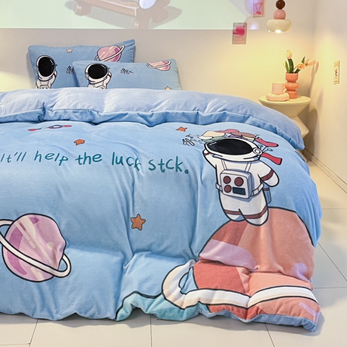 91家纺网 家纺一手货源 找家纺 （总）控价 2025年新款 专版花型 240克全消光A类儿童牛奶绒四件套-太空行