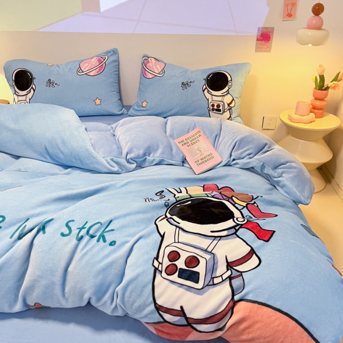 91家纺网 家纺一手货源 找家纺 （总）控价 2025年新款 专版花型 240克全消光A类儿童牛奶绒四件套-太空行