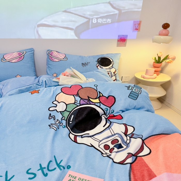 91家纺网 家纺一手货源 找家纺 （总）控价 2025年新款 专版花型 240克全消光A类儿童牛奶绒四件套-太空行