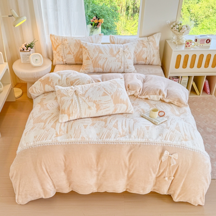 91家纺网 家纺一手货源 找家纺 （总）苏东来家纺2025兔毛绒韩版工艺款花边牛奶绒四件套刺绣绣花套件