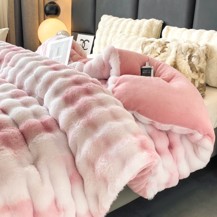 91家纺网 家纺一手货源 找家纺 （总）品乐家纺 2025新款A类泡泡兔绒冬被被子被芯