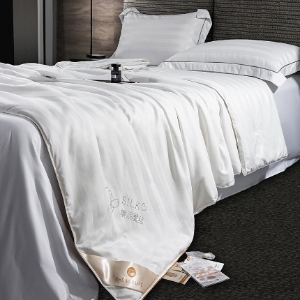 91家纺网 家纺一手货源 找家纺 （总）保真100%蚕丝被 柞蚕丝夏被手工订花提花蚕丝被空调被桑蚕丝夏凉被送包装【三公分缎条】