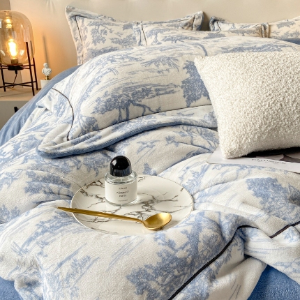 91家纺网 家纺一手货源 找家纺 经年 2025年新款230克宝宝婴儿牛奶绒水墨画工艺款床裙款四件套