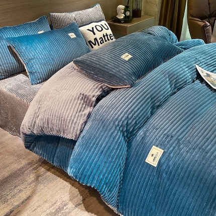 91家纺网 家纺一手货源 找家纺 经年 2025新款200克双面加厚魔法绒抽条牛奶绒四件套