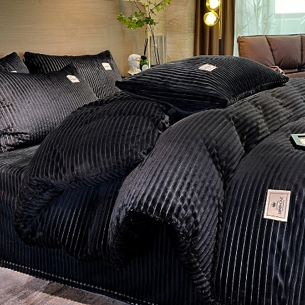 91家纺网 家纺一手货源 找家纺 经年 2025新款200克双面加厚魔法绒抽条牛奶绒四件套