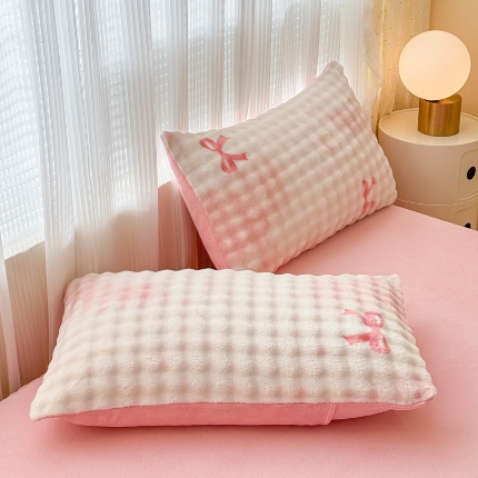 91家纺网 家纺一手货源 找家纺 （总）2025新款兔兔牛奶绒大泡泡印花枕套