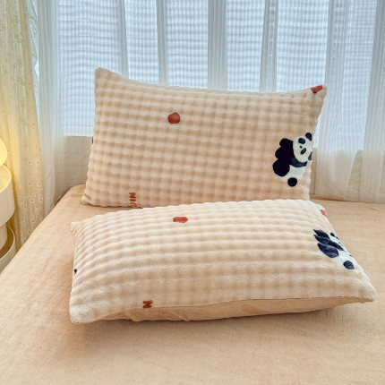 91家纺网 家纺一手货源 找家纺 （总）2025新款兔兔牛奶绒大泡泡印花枕套